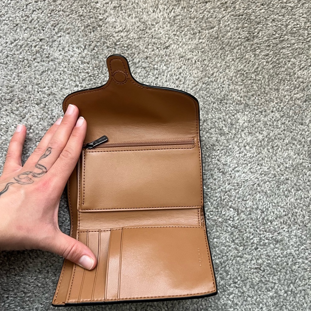 Coach Jade Medium Envelope Wallet - Picture 5 of 7